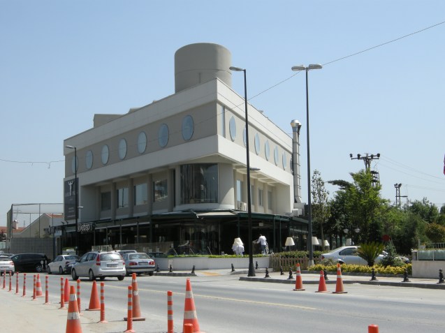 TRAMOLA BUSINESS CENTER (2004 -2005)