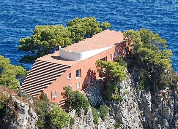 Casa-malaparte-capri-1